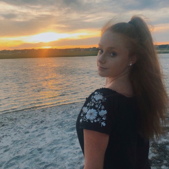 Meet your Posher, Julia - Picture 1 of 1